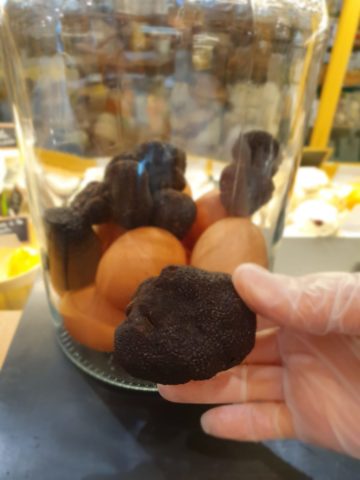 Œufs Parfumés à la Truffe. Œufs Parfumés à la Truffe.